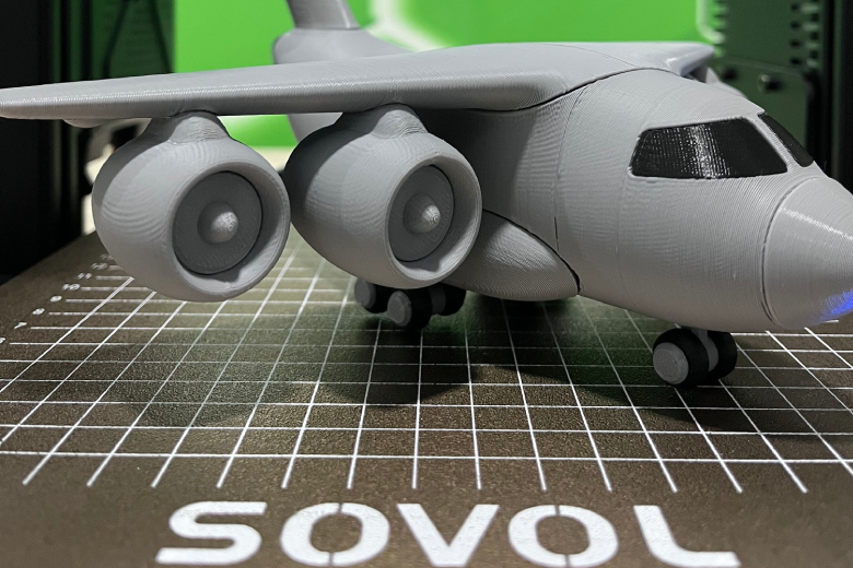 Vergleich der Oberflächenqualität von FDM und SLA Druckverfahren